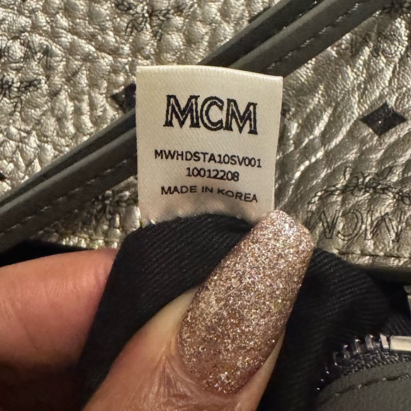 MCM Metallic Silver and Black Shoulder Bag - Picture 4 of 13